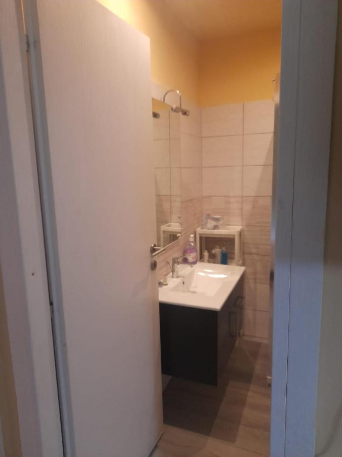 Apt B.H روما المظهر الخارجي الصورة
